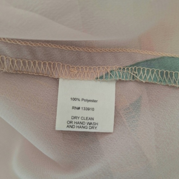 Show me your MuMu Floral Wrap Dress size small - Picture 7 of 7